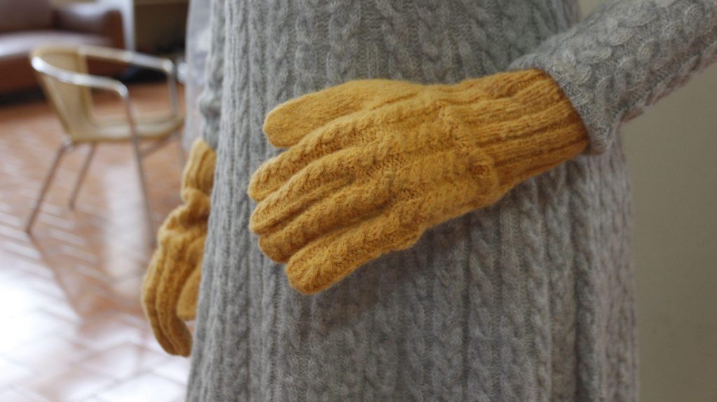 Guantes alpaca mostaza Mon Repos