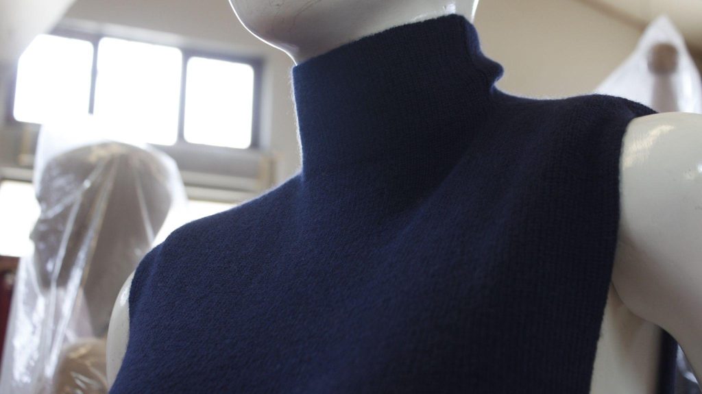 Vestido cuello alto alpaca azul oscuro Mon Repos